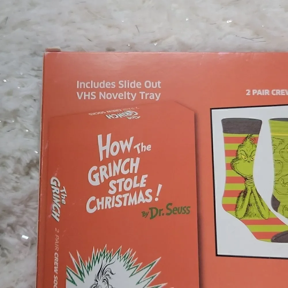 HOW THE GRINCH STOLE CHRISTMAS!  2 PAIRS OF CREW SOCKS - NEW IN PACKAGE